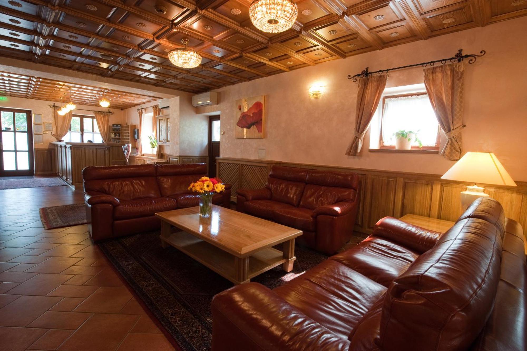 Hotel Karpatsky Dvor Lozorno Exteriér fotografie